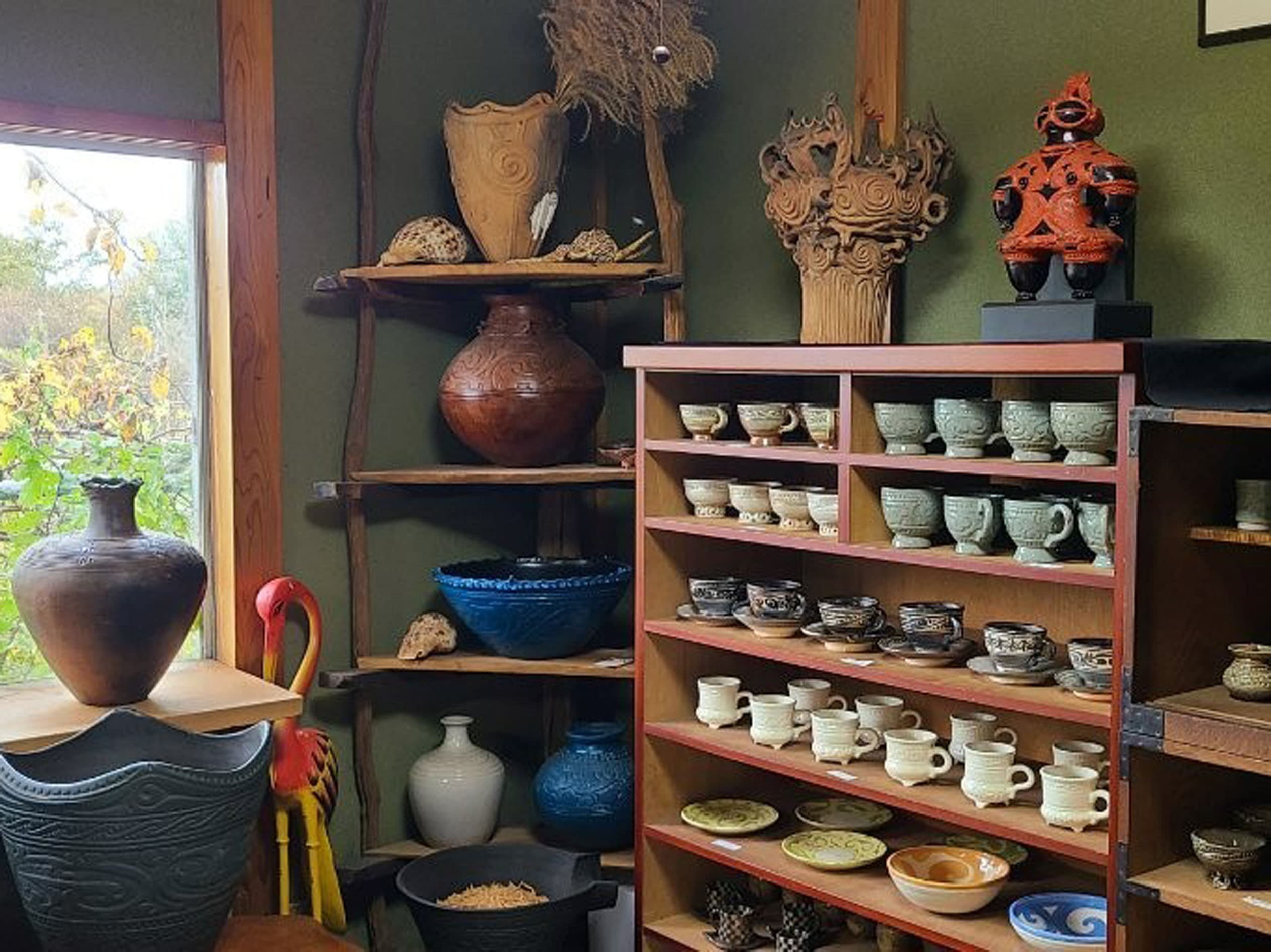 三戸郡出身　佐京窯オーナー　佐京三義さん　60代　
八戸市出身　佐京和子さん　60代の写真5