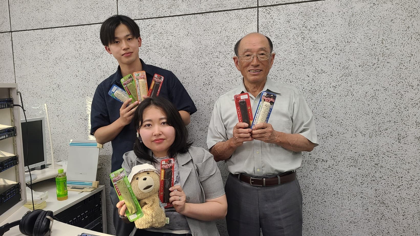 2025年7月3&10日放送
ゲスト:小笠原農園 代表 小笠原渓雲(おがさわらけいうん)こと義高(たか)70代
皆人(カイト)30代、里穗(りほ)20代