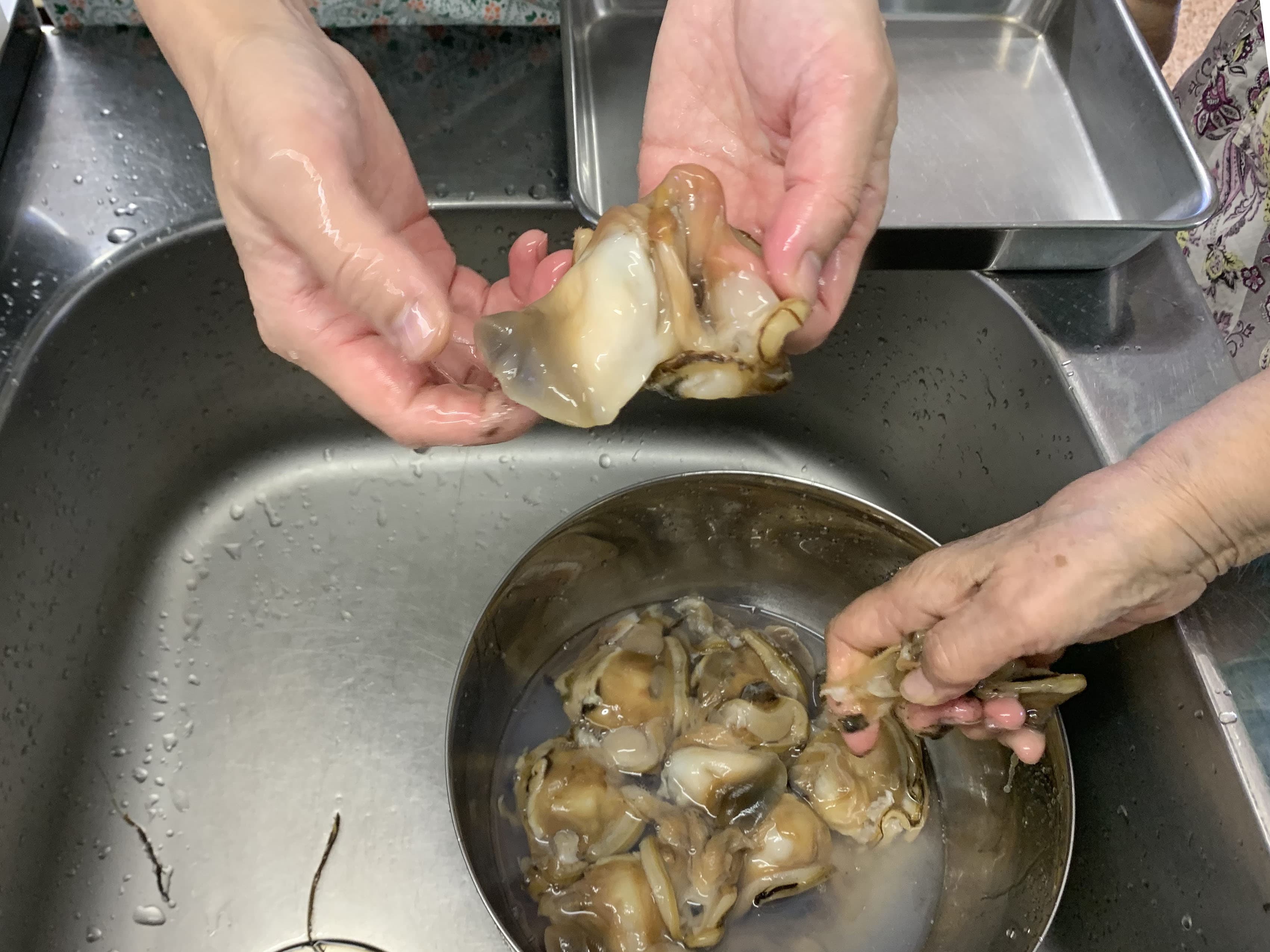 お湯で洗ってはダメ!